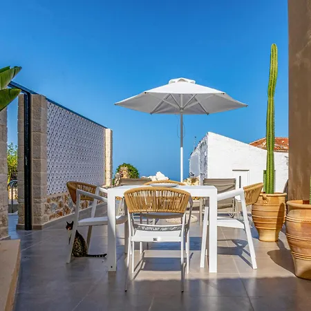 Stavlos Luxury Holiday home