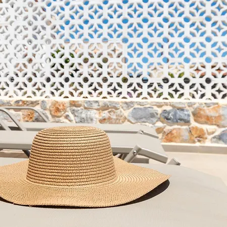 Stavlos Luxury Holiday home *