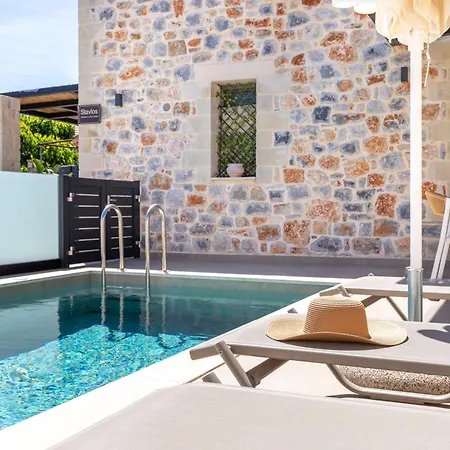 Stavlos Luxury Holiday home *